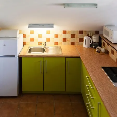 Vista Apartment *